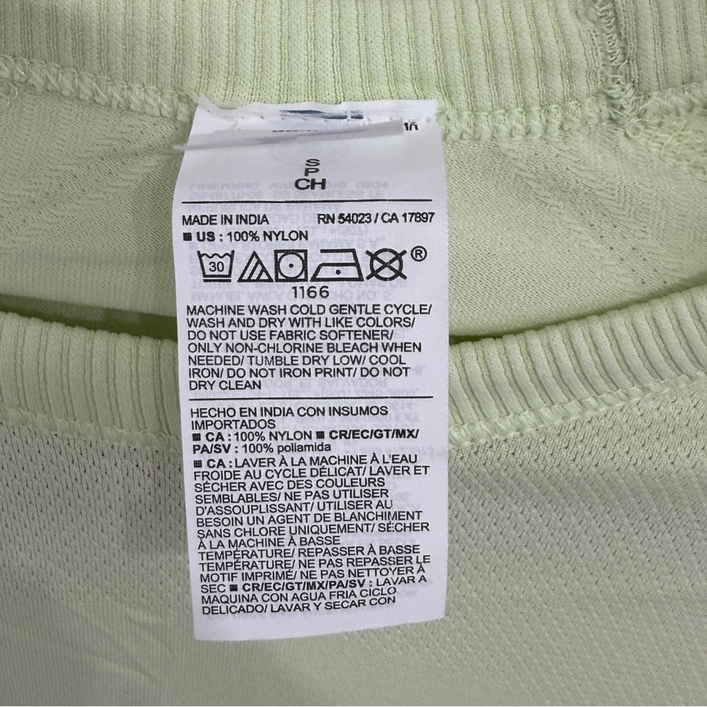Old Navy Seamless Go-Dry Short Sleeve Top Size Small Citron Yellow Green - Picture 3 of 4